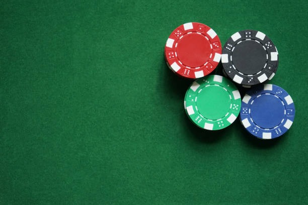 Hood vs Wolf live-dealer table interface on indomax21 platform showing real-time game feed and stake buttons